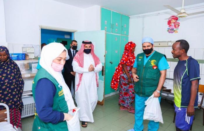 السفير السعودي في جيبوتي يزور مستشفى "بيلتييه"