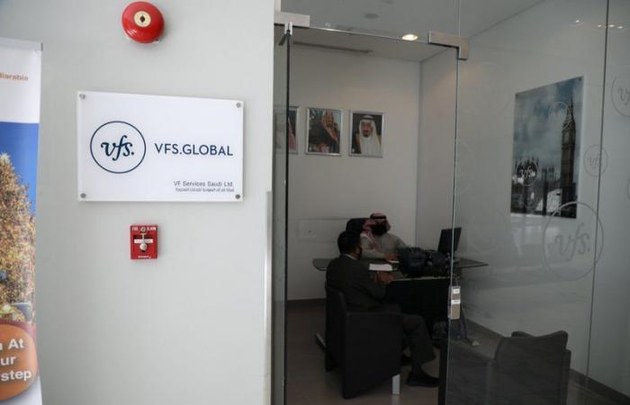 مكتب التأشيرات الدولية VFS يدشن خدماته من "غرفة مكة"