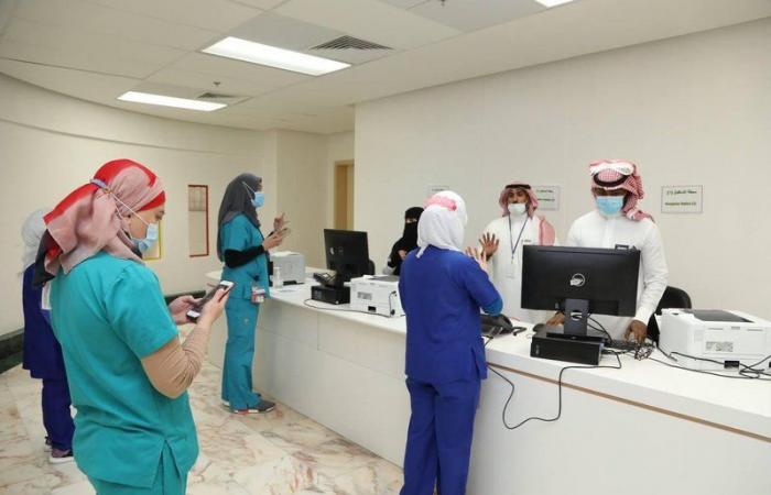 10 غرف تطعيم.. تدشّن مركز لقاح "كورونا" لمنسوبي "سعود الطبية"