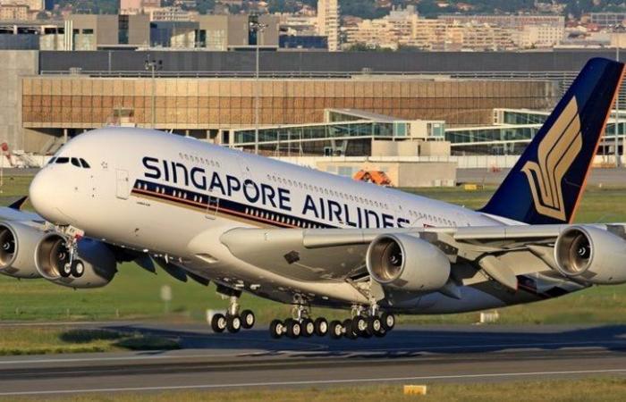 اختبار تطبيق "جواز كورونا" على الرحلات الجوية بين سنغافورة ولندن