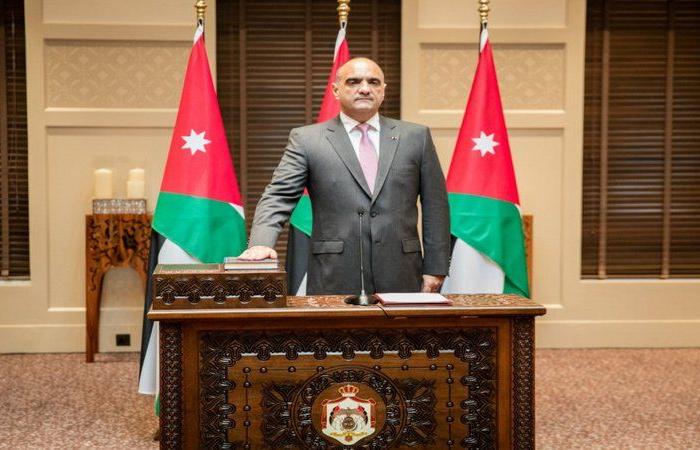 تمهيدًا لتعديل مرتقب.. وزراء الحكومة الأردنية يقدمون استقالتهم