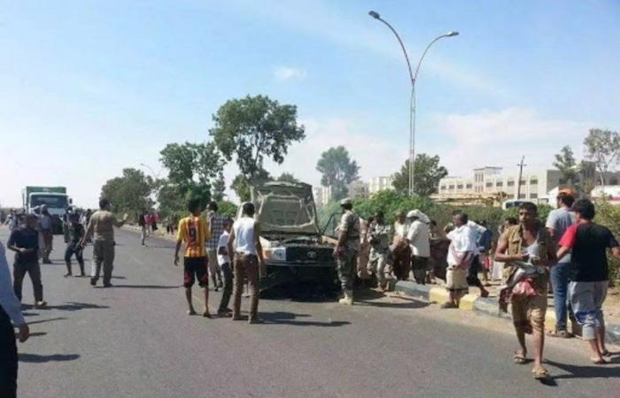 اليمن.. استهداف موكب قيادات عسكرية بعبوة ناسفة في عدن