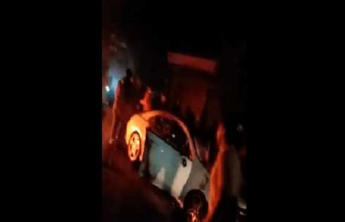 سيارة تدهس متظاهرين في لبنان.. وفيديو يوثق الواقعة