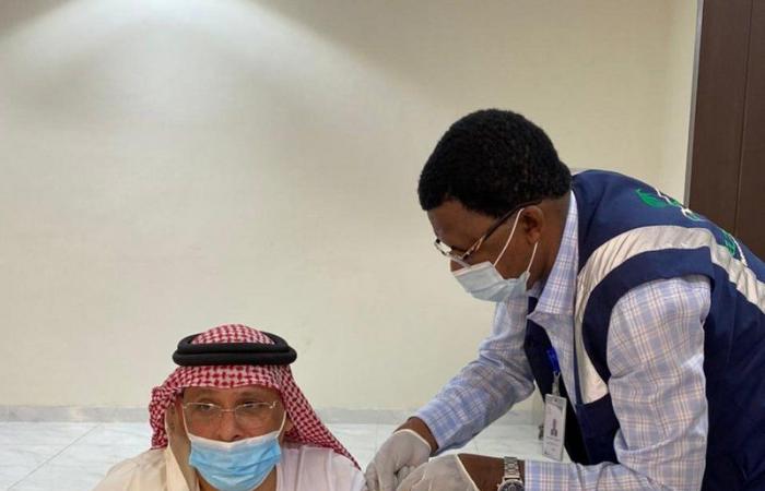 القطاع الجنوبي ينفذ الجرعة الأولى من لقاح فيروس كورونا لمنسوبي محافظة صامطة