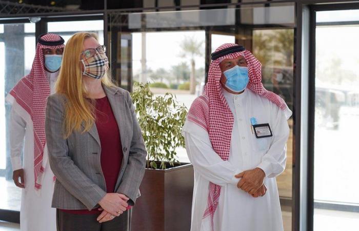 شاهد.. القنصل الأمريكي بالظهران تزور جامعة الأمير محمد بن فهد