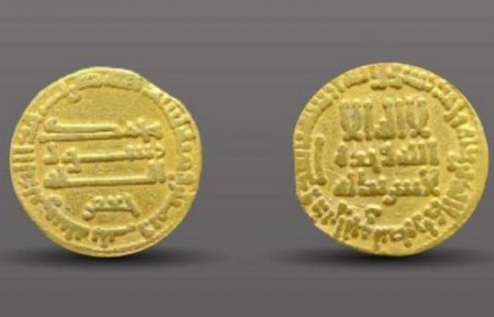 حائل .. العثور على دينار عباسي من الذهب يعود إلى عام 180 هجري