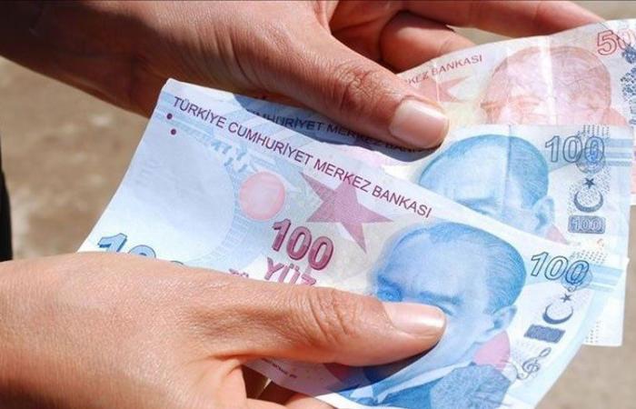 تداعيات "الإقالة الرابعة".. الليرة التركية على عتبات صفعة جديدة من الدولار!