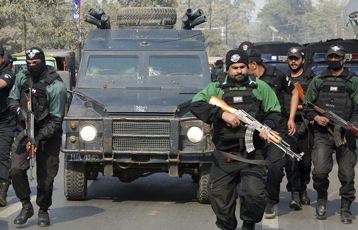 باكستان.. مسلحون يغتالون قاضيًا بمحكمة الإرهاب وعائلتَه