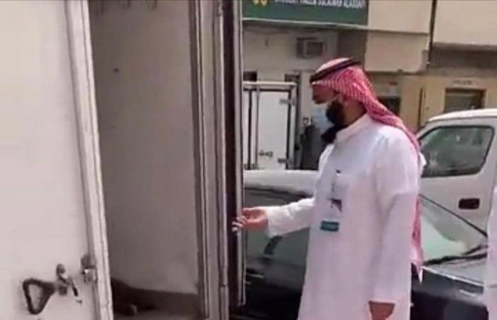 مهازل في سوق "عود الرياض": لحوم على الأرض.. وذبائح في ثلاجات متعطلة