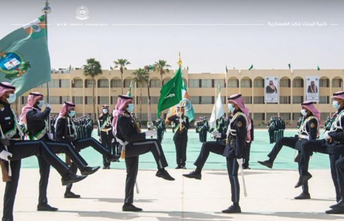 "العيسى" يرعى حفل تخريج الدفعة 37 من طلبة كلية خالد العسكرية