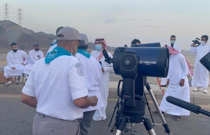 قادة كشافة "تعليم مكة" يشاركون "النشاط العلمي" تحري هلال رمضان