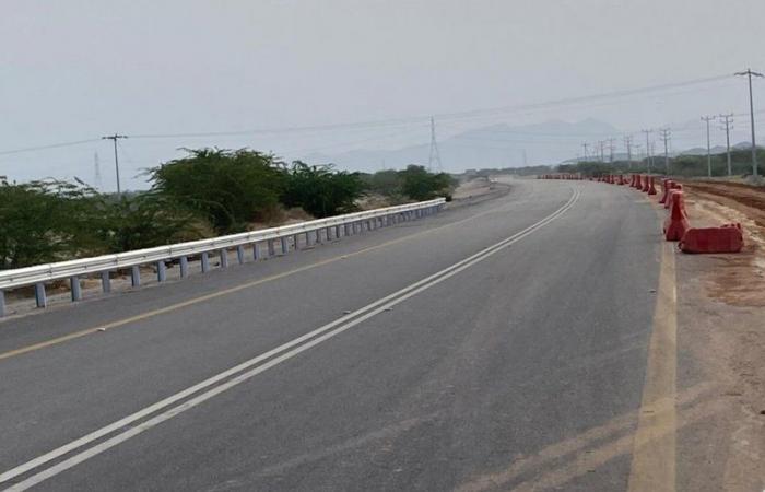 مطالبات التوسع تتجدد.. مشروع طريق "غميقة - الليث" ينتهي بسياج حديدي