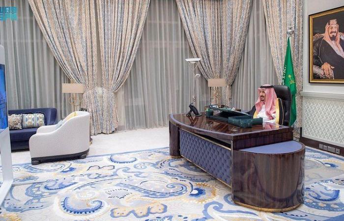 خادم الحرمين يثمِّن جهود الأجهزة الحكومية والقطاعَيْن الخاص وغير الربحي والمواطنين لتحقيق أهداف "رؤية السعودية 2030"