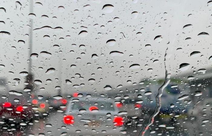 "الأرصاد": أمطار على منطقة عسير