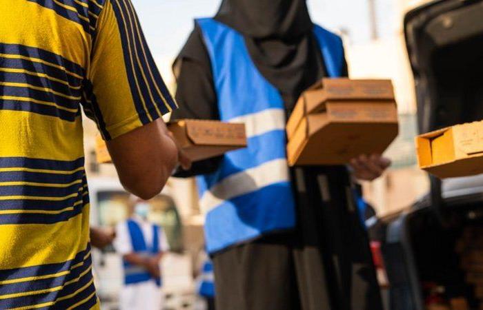 ألف متطوع يوزعون 48 ألف وجبة غذائية خلال رمضان في 3 مناطق