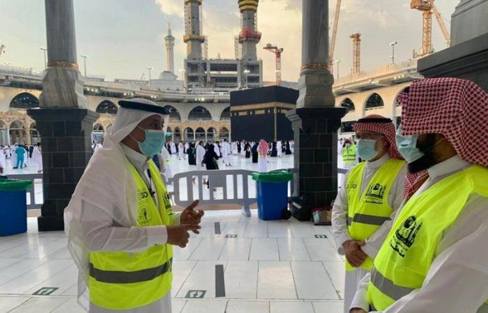 9 آلاف ساعة قدّمها 75 متطوعاً من "تعليم مكة" بالمسجد الحرام