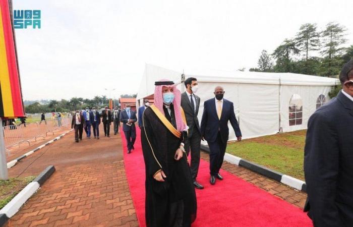 نيابةً عن الملك.. "قطان" يشارك في مراسم تنصيب رئيس أوغندا