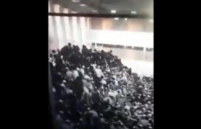 بالفيديو.. إصابة 60 شخصاً بانهيار مدرج داخل كنيس يهودي بالقدس المحتلة