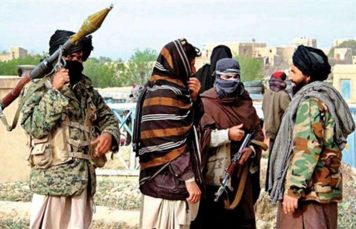 "طالبان" تواصل قضم الأراضي الأفغانية .. وتفرض سلطتها على 7 مقاطعات