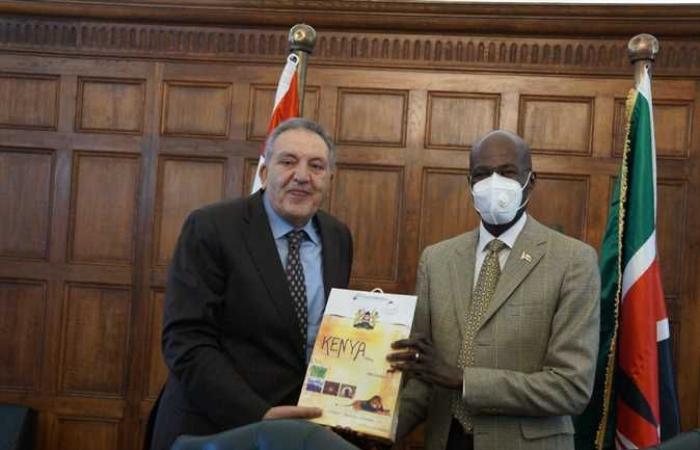 غرفة الإسكندرية تستقبل سفير كينيا لبحث إقامة مركز لوجستى للمنتجات المصرية (صور)