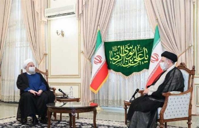 روحاني يزور الرئيس الإيراني المنتخب لتهنئته بالفوز