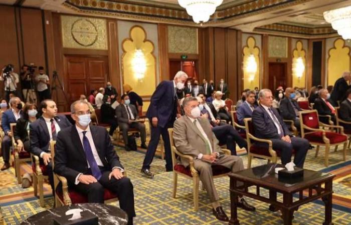 وزير قطاع الأعمال يعلن إطلاق الكتالوج الإلكتروني للترويج للمنتجات المصرية في الأسواق العالمية