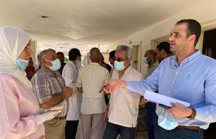 وفد وزارة الصحة يتفقد قريتى «أبو حزام وحمرة دوم» لتقييم الخدمات الطبية في قنا