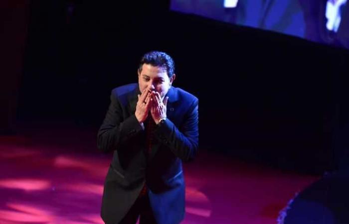 هاني شاكر على مسرح النافورة في حفل جماهيري ضخم 7 يوليو