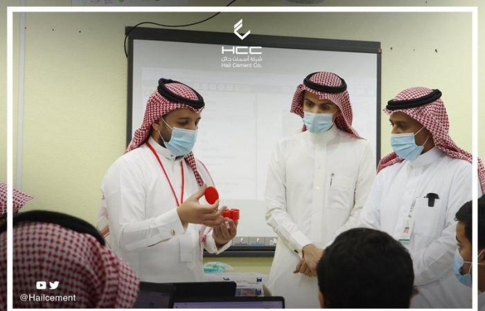"الأحمد" يزور مقر البرامج التدريبية لمبادرة أمير حائل ‎"إجازتك التقنية 2"