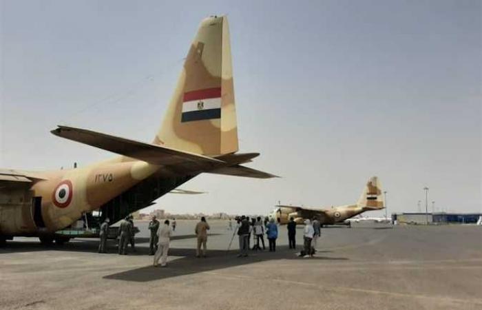 وزيرة الصحة تعلن إرسال 38 طنًا من المساعدات الطبية إلى السودان (صور)