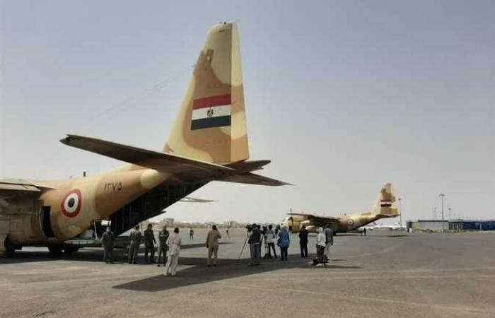 وزيرة الصحة تعلن إرسال 38 طنًا من المساعدات الطبية إلى السودان (صور)