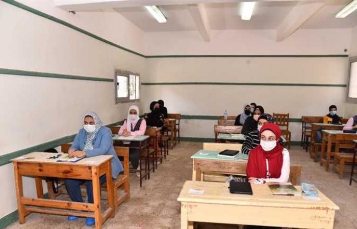 أمهات مصر : شكاوى من أسئلة البلاغة وضيق وقت امتحان اللغة العربية للثانوية العامة