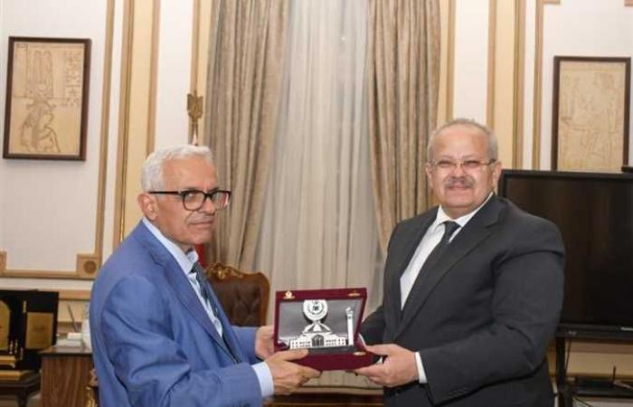 رئيس جامعة القاهرة يستقبل الفائز بجائزة النيل للمبدعين العرب .. ما تريد معرفته عن رضوان السيد