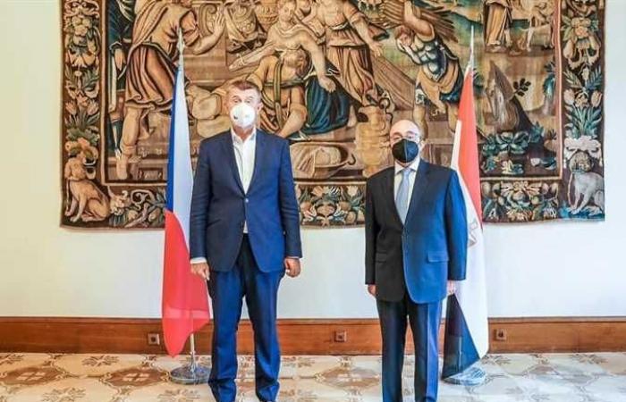 سفير مصر في براج يلتقي رئيس الوزراء التشيكي