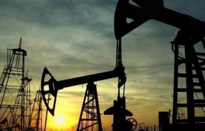أسعار النفط تتراجع وبرنت عند  72.12 دولاراً للبرميل