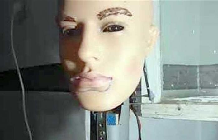 «الخوارزمي».. شاب جزائري يبتكر «روبوت» ناطقاً باللغة العربية