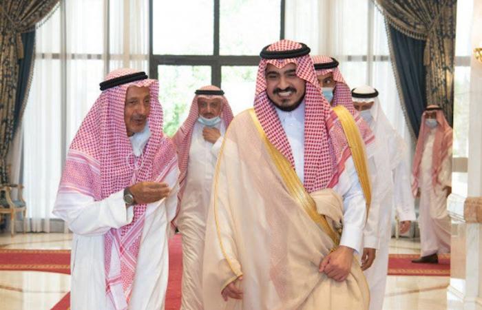 نائب أمير مكة يعزي ذوي المتوفى علي بن لادن