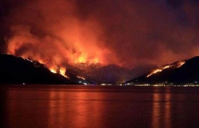 الأسبوع في 11 صورة: حرائق وفيضانات.. غضب الطبيعة يجتاح العالم
