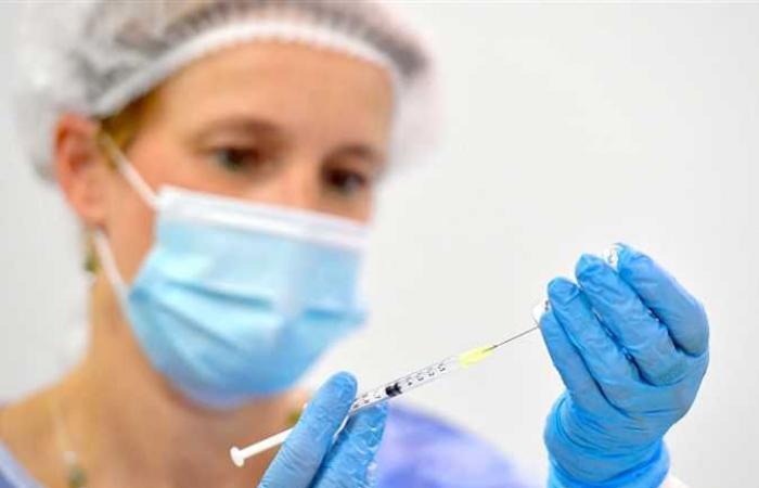 استشاري جهاز هضمي يحذر من وصول «دلتا» إلى مصر: اللقاح قادر على مواجهته