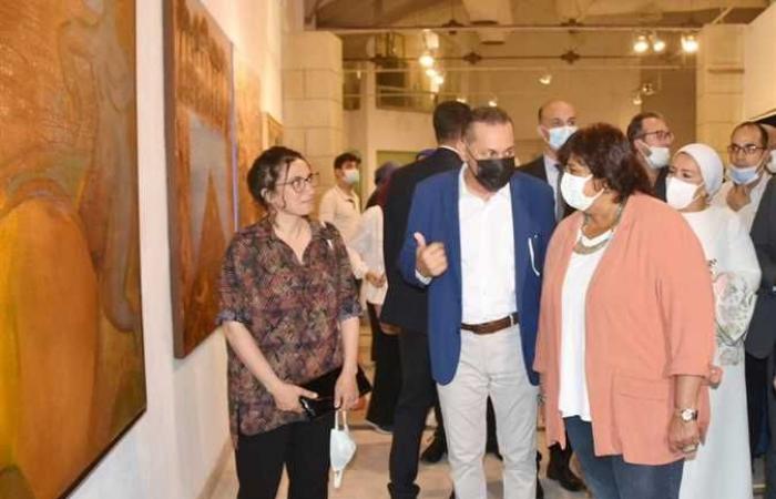 وزيرة الثقافة تفتتح فعاليات الدورة الـ42 من المعرض العام (صور)