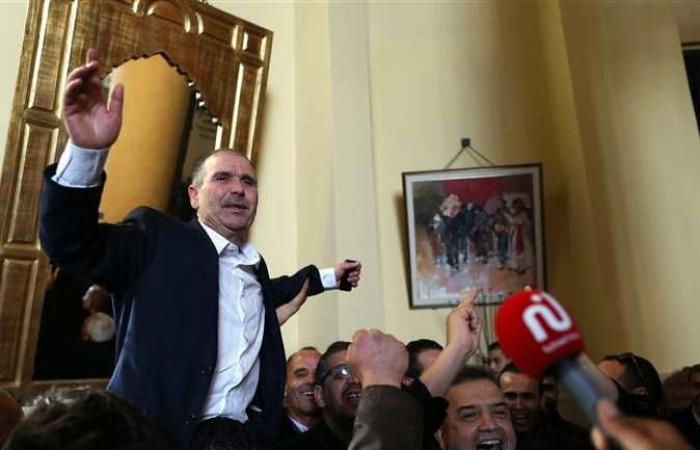 اتحاد الشغل التونسي يطالب بتشكيل حكومة مصغرة في أسرع وقت