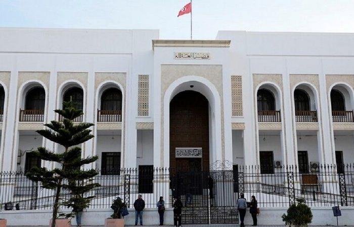 منع 12 مسؤولاً تونسيًا من السفر بسبب شبهات فساد