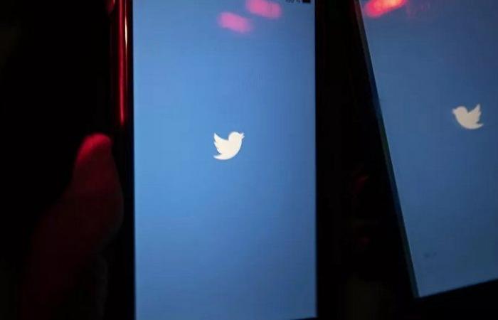 "تويتر" تختبر أدوات جديدة تساعد في الإبلاغ عن التغريدات المضللة