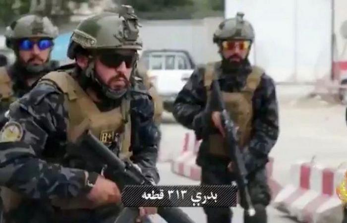 هل يسخرون منهم؟.. مقاتلو "طالبان" يظهرون بملابس "الكوماندوز" الأمريكي