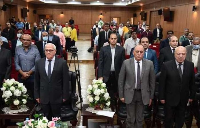 محافظ بورسعيد لمستثمريها : لن يعمر مصر إلا المصريين