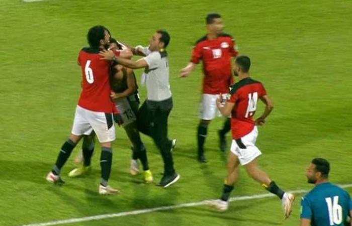 أحمد موسى ينفعل ويطالب بإقالة حسام البدرى بعد تعادل مصر مع الجابون