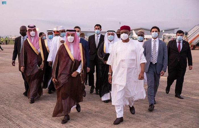 وزير الخارجية يصل إلى نيجيريا في زيارة رسمية