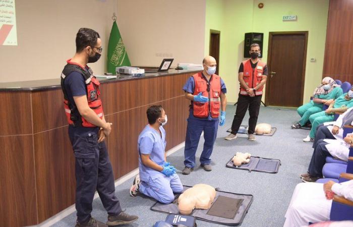 "هلال الباحة " ينظم دورة إسعافات أولية لقوى الأمن في المنطقة