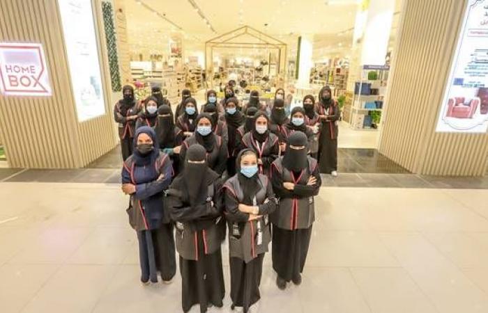 إفتتاح أول محل تجاري تديره النساء فقط في المملكة العربية السعودية