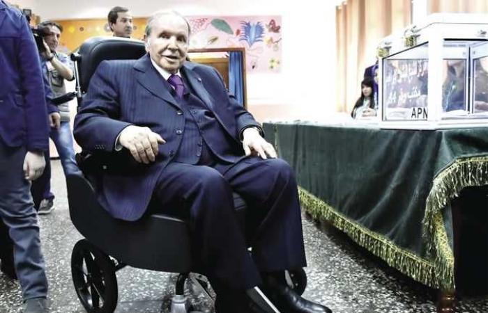 بوتفليقة : القعيد الذي حكم الجزائر علي كرسي متحرك طوال 6 سنوات يرحل في صمت (تقرير)